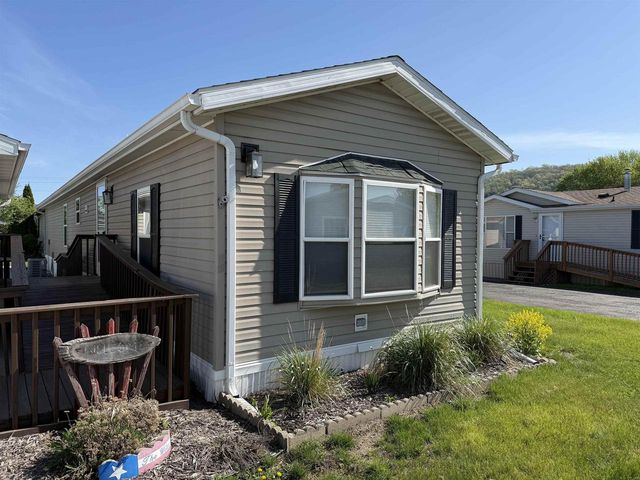 33150 Donna Drive #14, Prairie Du Chien, WI 53821
