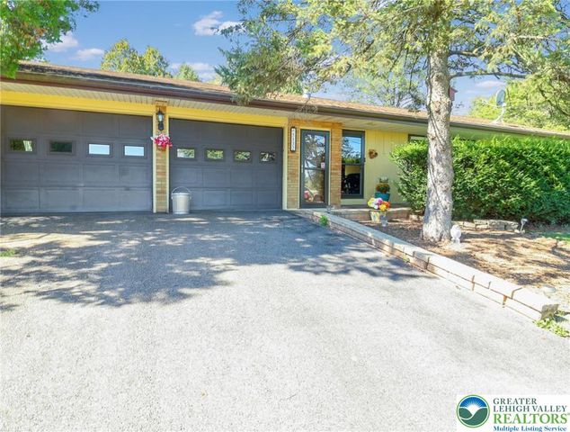 5132 Liberty Ln N, Schnecksville, PA 18078