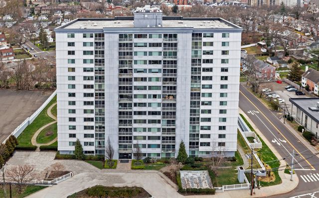 1 Strawberry Hill Ave #1F, Stamford, CT 06902