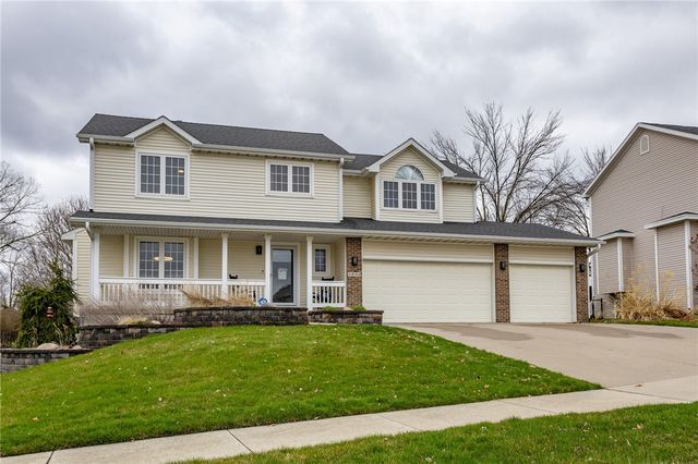 1800 Andrews Dr, Pleasant Hill, IA 50327