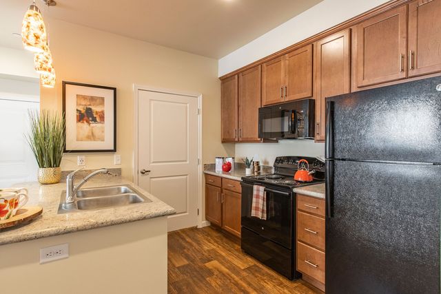 615 Piere St #C211, Wenatchee, WA 98801