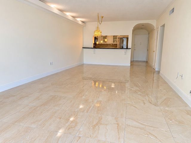 9159 SW 77th Ave #205, Miami, FL 33156