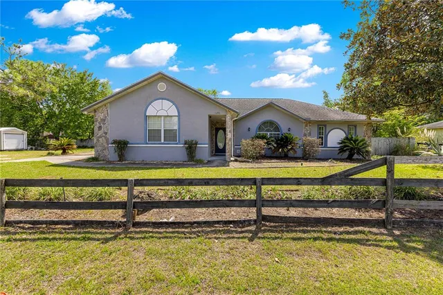 1090 NW 67th Pl, Ocala, FL 34475
