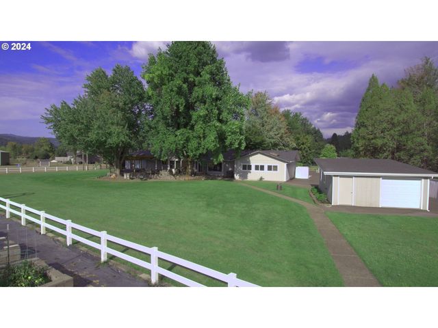 90394 Shadows Dr, Springfield, OR 97478