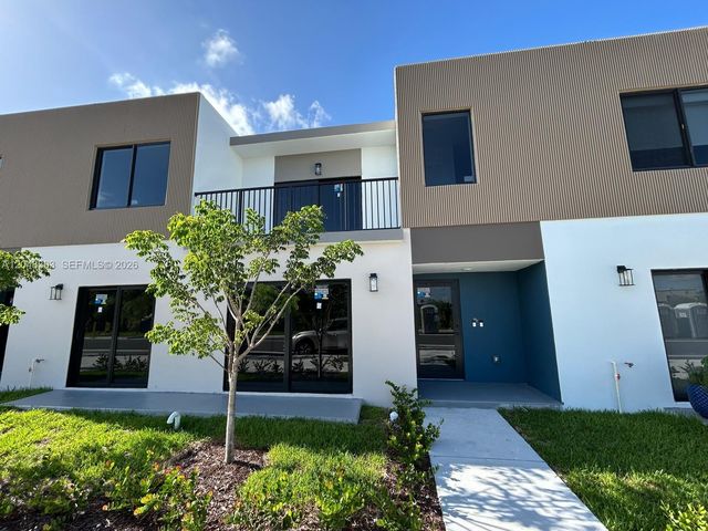 14569 SW 262nd St #200, Homestead, FL 33032