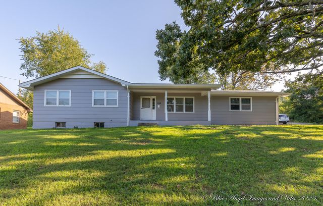 1028 Armstrong Street, West Plains, MO 65775