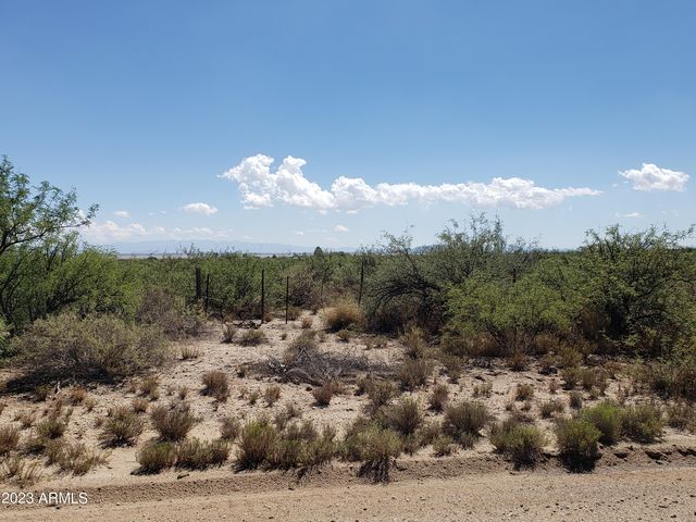N Cochise Stronghold Rd, Cochise, AZ 85606