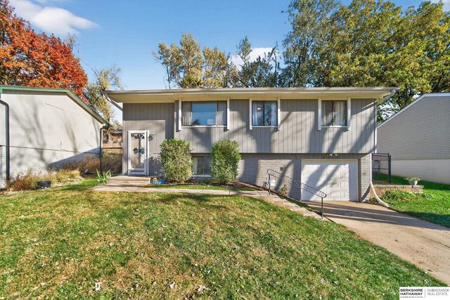 6635 S  151st St, Omaha, NE 68137
