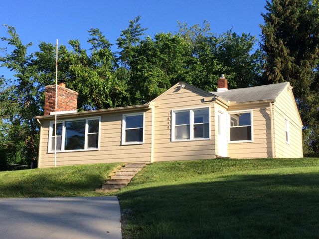 1040 Oregon Blvd, Waterford, MI 48327