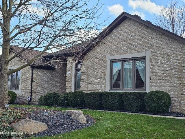 48445 Montelepre Dr, Shelby Township, MI 48315