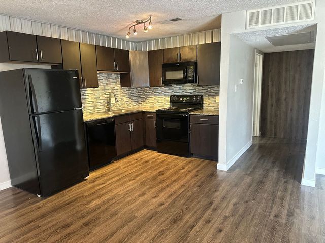 5112 S  1st St #219, Austin, TX 78745