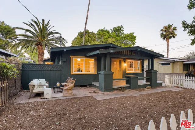 814 N  Madison Ave, Pasadena, CA 91104