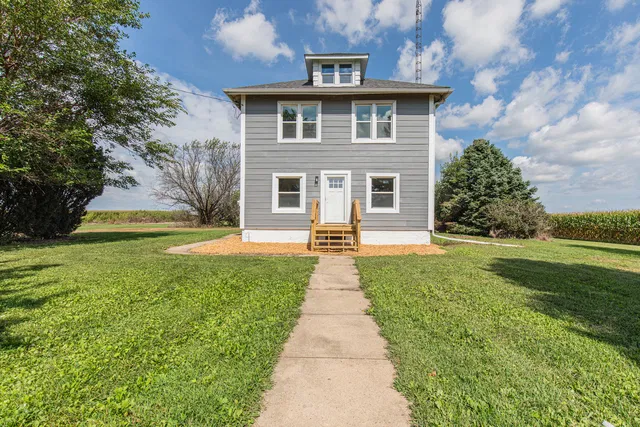30831-2400 North Ave, La Moille, IL 61330