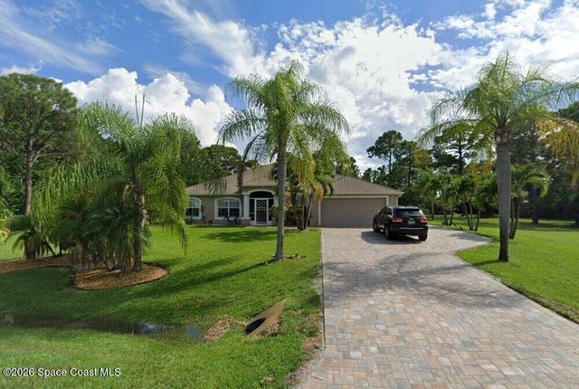 7100 Hacienda Dr, Grant Valkaria, FL 32949