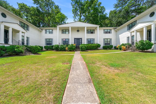915 Woodland Trl  SE #D06, Smyrna, GA 30080