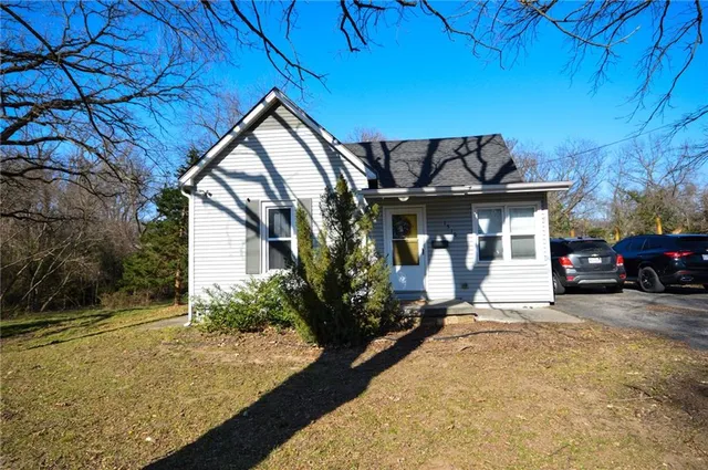 1510 S  Vermont Ave, Independence, MO 64052