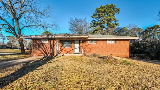 32 Rosemont Dr, Little Rock, AR 72204