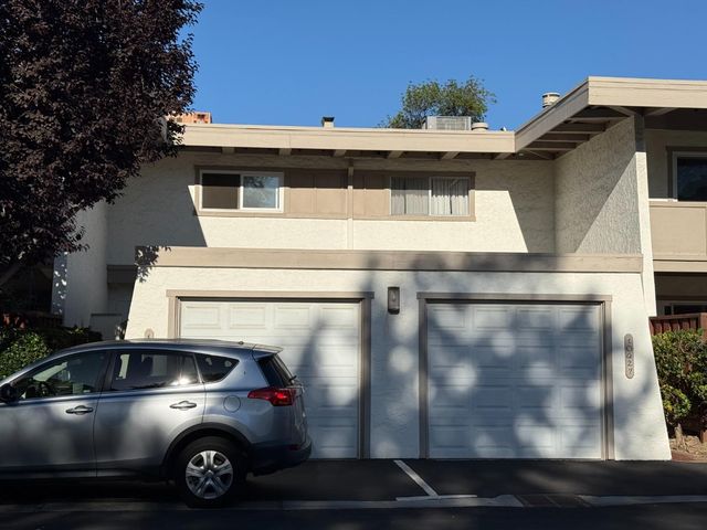 10425 Mary Ave, Cupertino, CA 95014