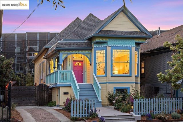 1905 Chestnut St, Oakland, CA 94607