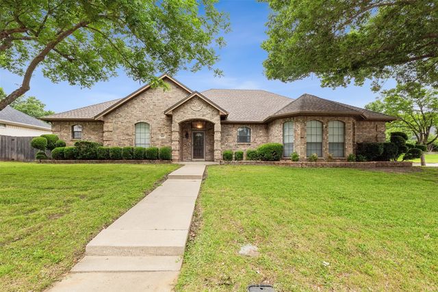 400 Shelby Dr, Burleson, TX 76028
