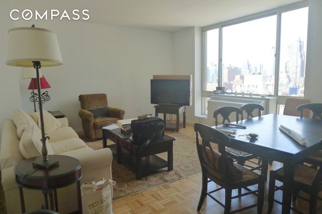 350 W  50th St #23A, New York, NY 10019