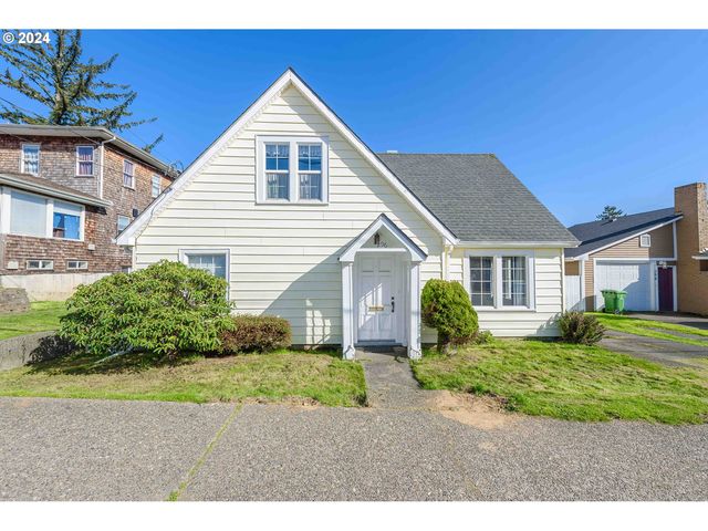 296 S  10th St, Coos Bay, OR 97420