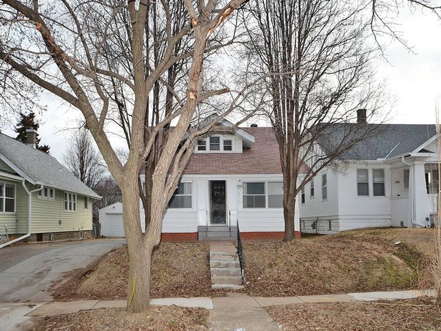 2517 N  49th St, Omaha, NE 68104