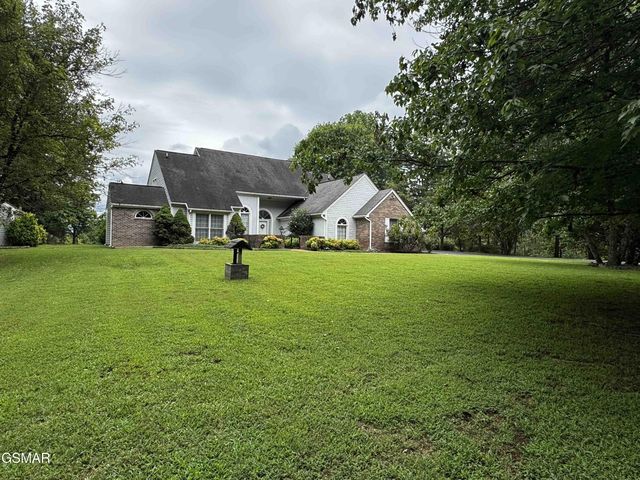 213 Pembroke Dr, Sevierville, TN 37876