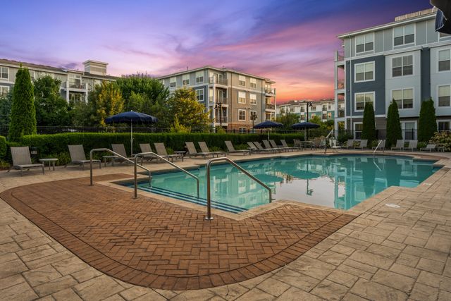 1 Repton Pl #2307, Watertown, MA 02472