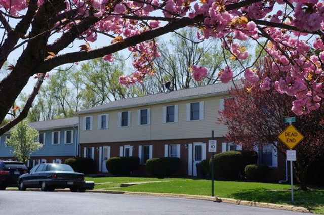 209 Surrey Ct #221, Martinsburg, WV 25401