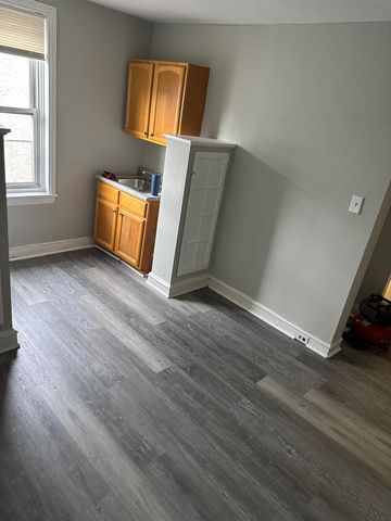 1526 N  18th St #3R, Philadelphia, PA 19121