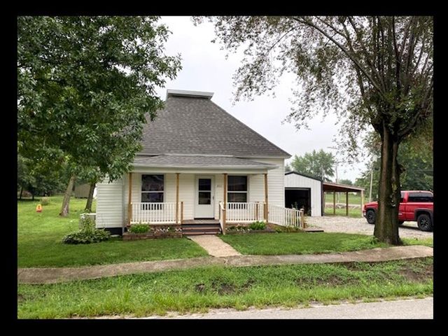 211 S  Shelby St, Clarence, MO 63437