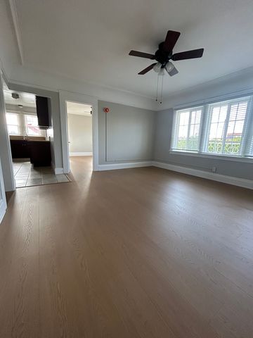 4652 Oakwood Ave, Los Angeles, CA 90004