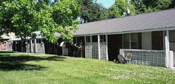 300 W  1st St #302, Lamar, MO 64759