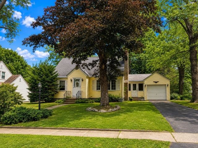 6 Hara St, Worcester, MA 01604