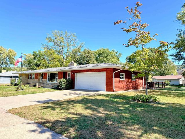 620 S  Buchanan St, Prairie Du Chien, WI 53821