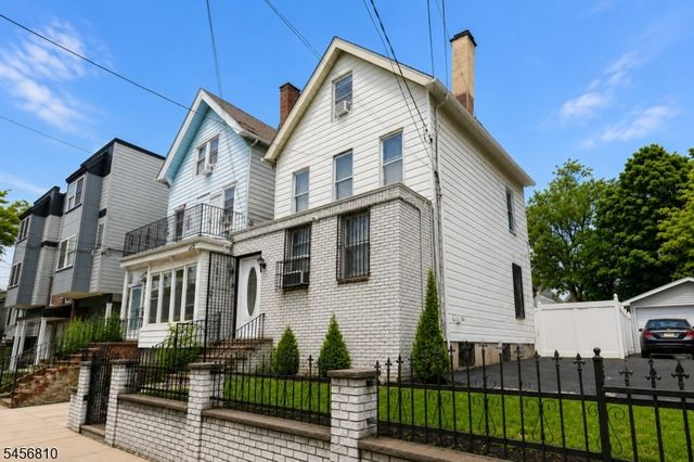 55 Winthrop St, Newark, NJ 07104