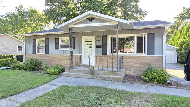 745 8th AVENUE, Grafton, WI 53024