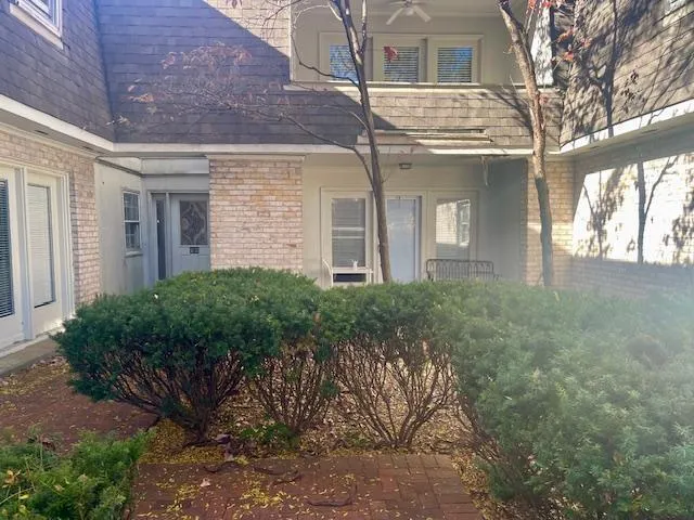 840 Malabu Dr #110, Lexington, KY 40502
