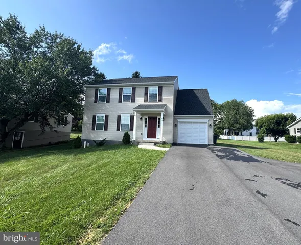 65 Hillside Dr, Lewistown, PA 17044