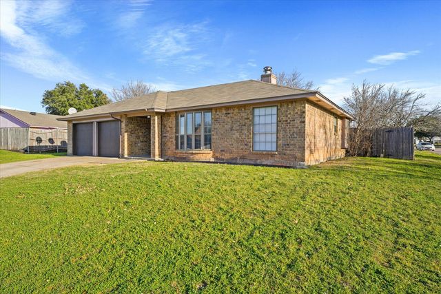 3925 Wendover Dr, Fort Worth, TX 76133