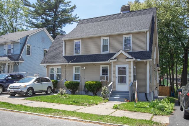 34 Preston St, Springfield, MA 01109