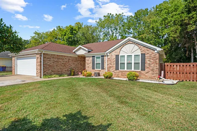 367 Lost River Ln, Bowling Green, KY 42104