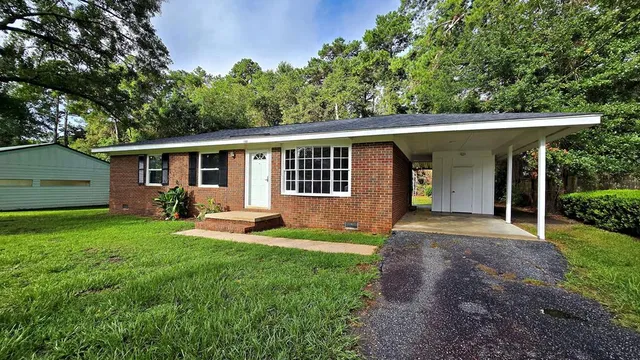 122 Royal Ave, Thomasville, GA 31792
