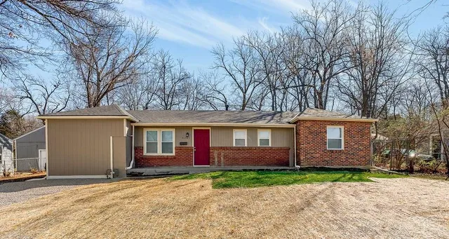 9201 McGee St, Kansas City, MO 64114