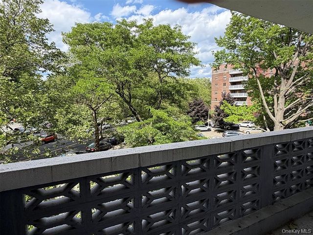 85-10 151st Ave #2D, Howard Beach, NY 11414