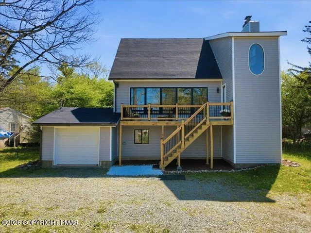 215 Greenbriar Cir, Tobyhanna, PA 18466