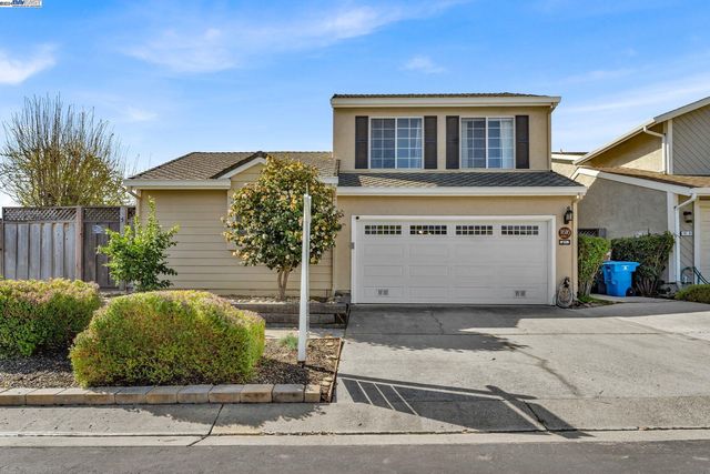1616 Brentwood Ln, Gilroy, CA 95020