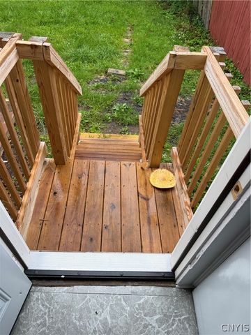 68 Frances St, Auburn, NY 13021