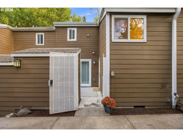1616 Village Park Pl, West Linn, OR 97068